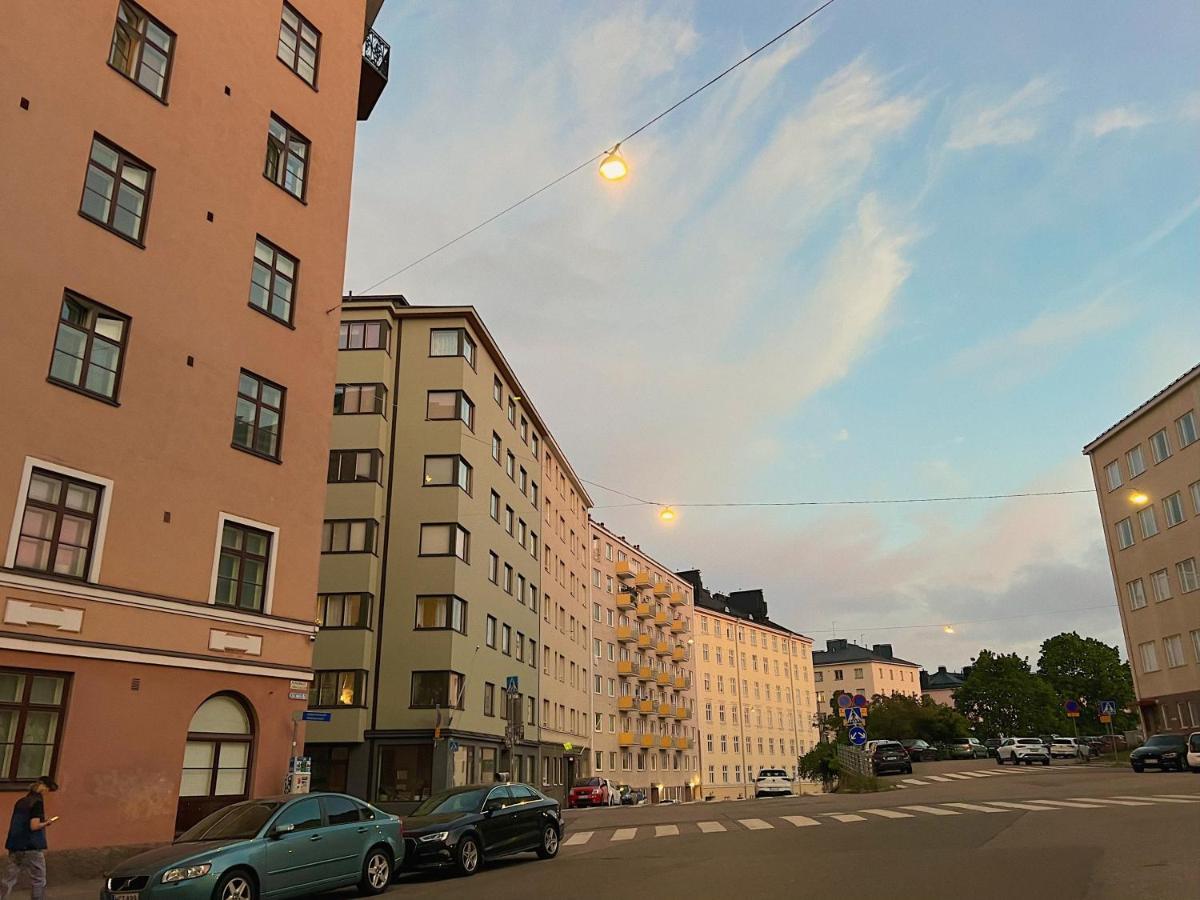 Huoneisto Urban Penthouse Next To Metro With Views
