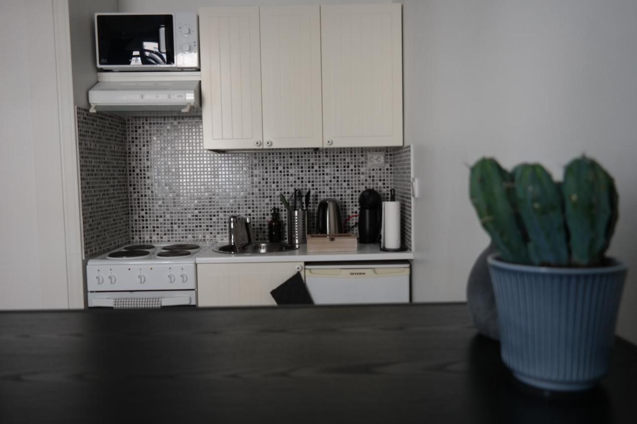 Huoneisto Modern Equipped In Vibrant Kallio, Near Transit & Dining Spots