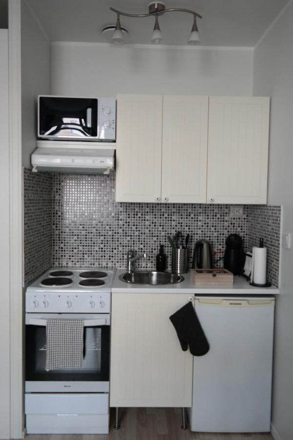 Huoneisto Modern Equipped In Vibrant Kallio, Near Transit & Dining Spots