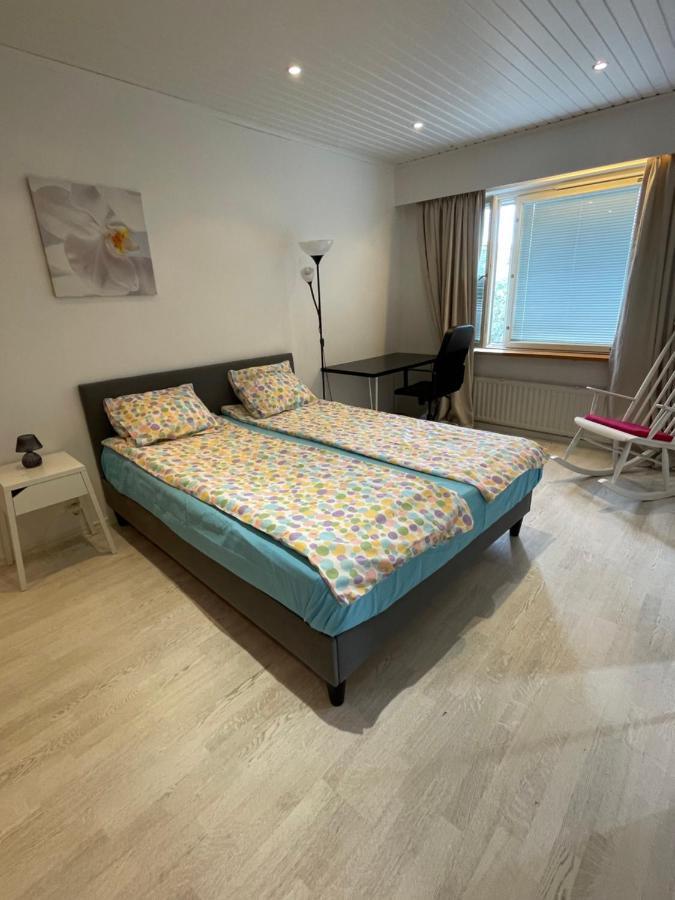 In And Super Easy To Airport And Center And A Private Free Parking Huoneisto *