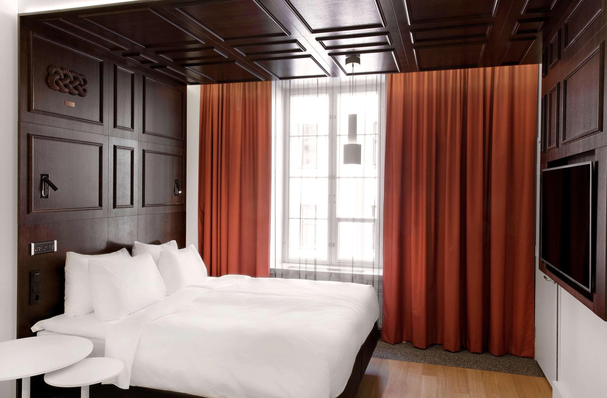 Radisson Blu Plaza Hotel, Hotelli Helsinki