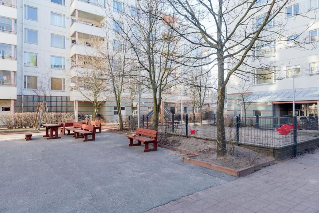 - Nearby Centrum & Metro Huoneisto