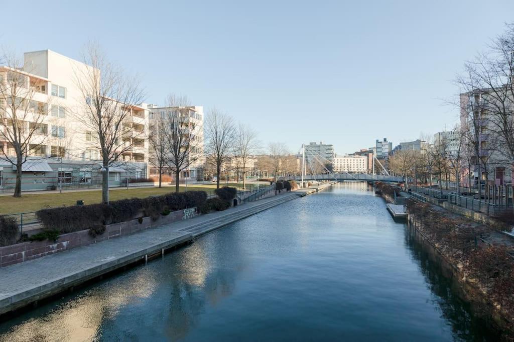 - Nearby Centrum & Metro Huoneisto *