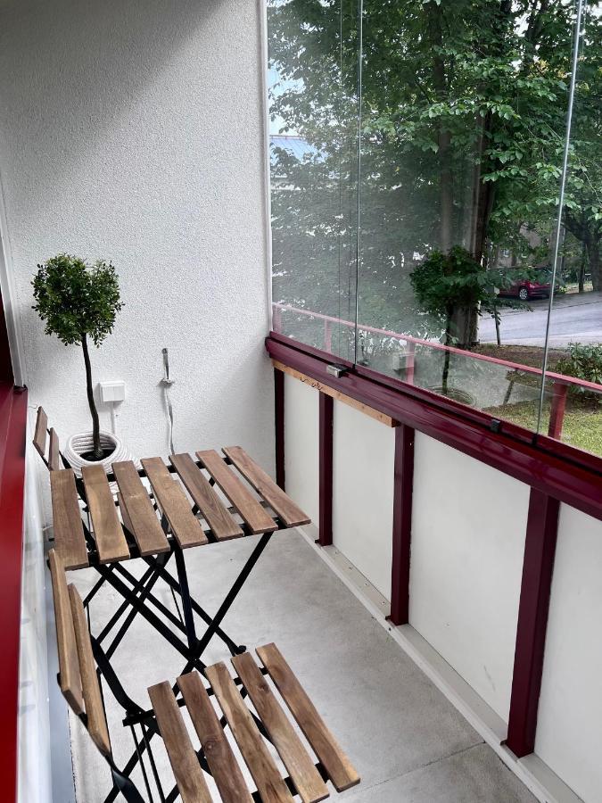 Huoneisto Kaksio Helsingissae Omalla Parkkipaikalla