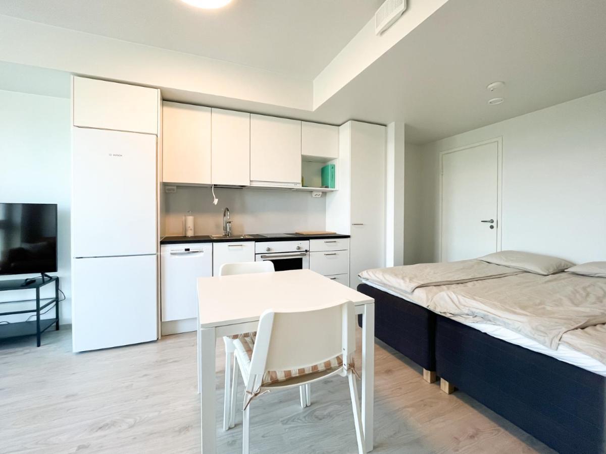 Huoneisto New Studio - Next To Vuosaari Metro And Mall, Self Check-in