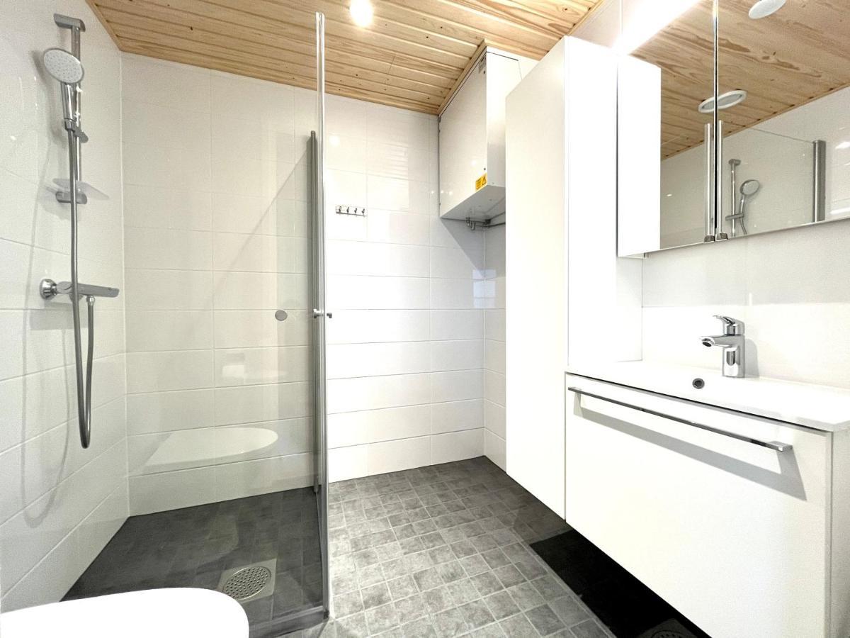 Huoneisto New Studio - Next To Vuosaari Metro And Mall, Self Check-in *