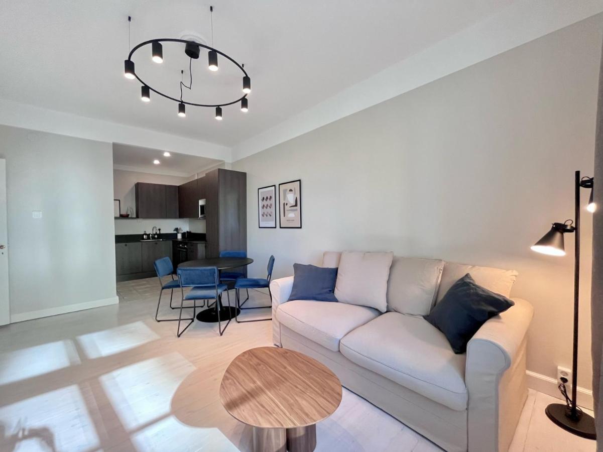 Huoneisto Stylish Flat Next To Metro