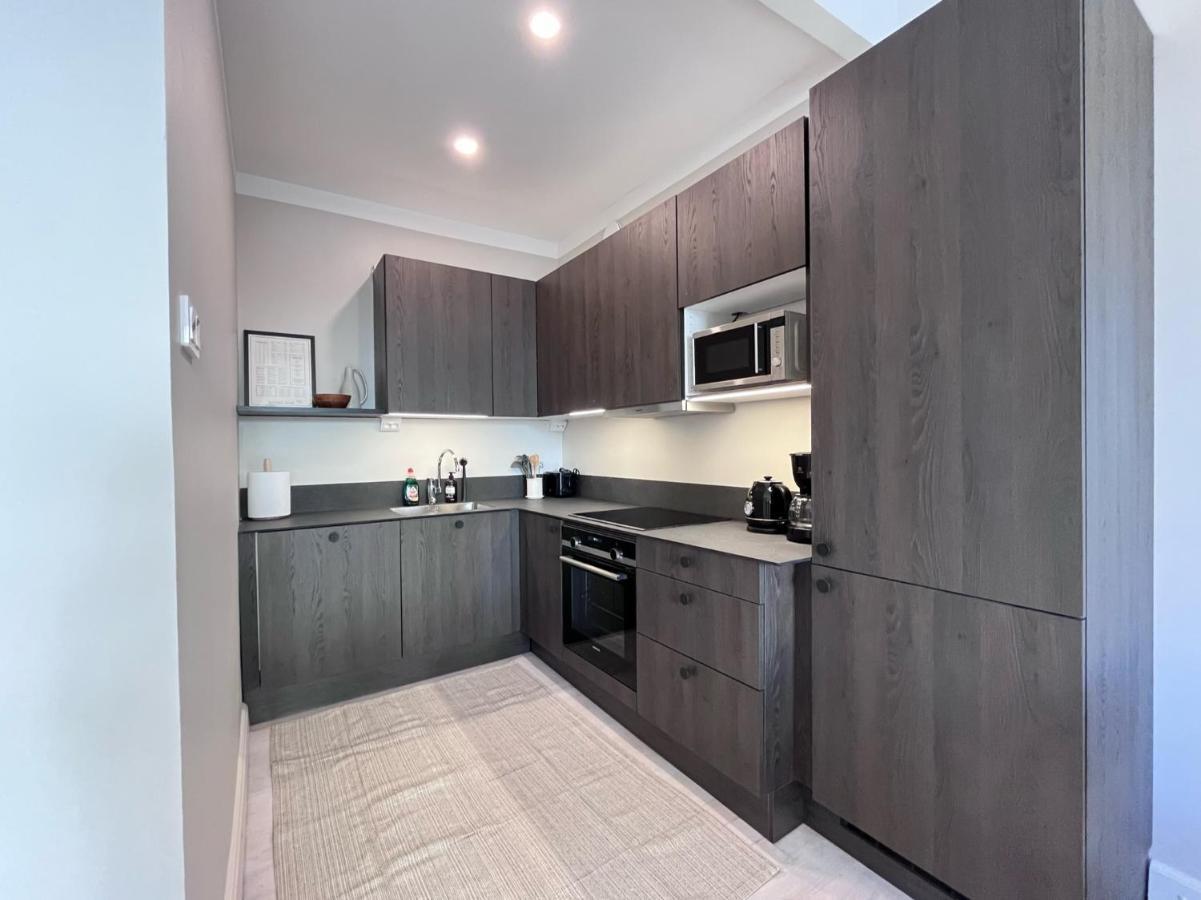 Stylish Flat Next To Metro Huoneisto Helsinki