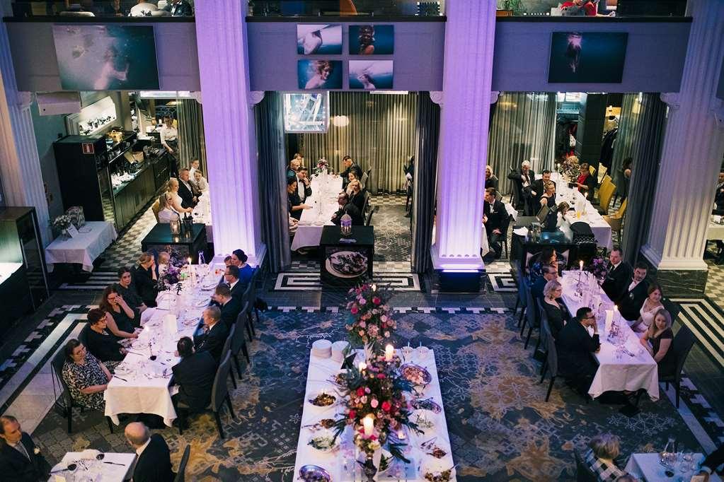 Radisson Blu Plaza Hotel, 4*