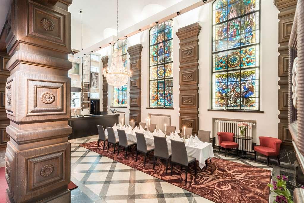 Radisson Blu Plaza Hotel, Hotelli 4*