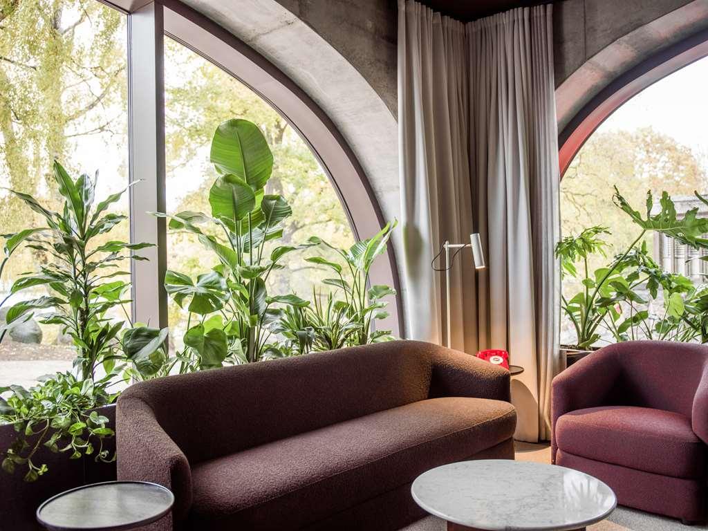 Radisson Red Hotelli *