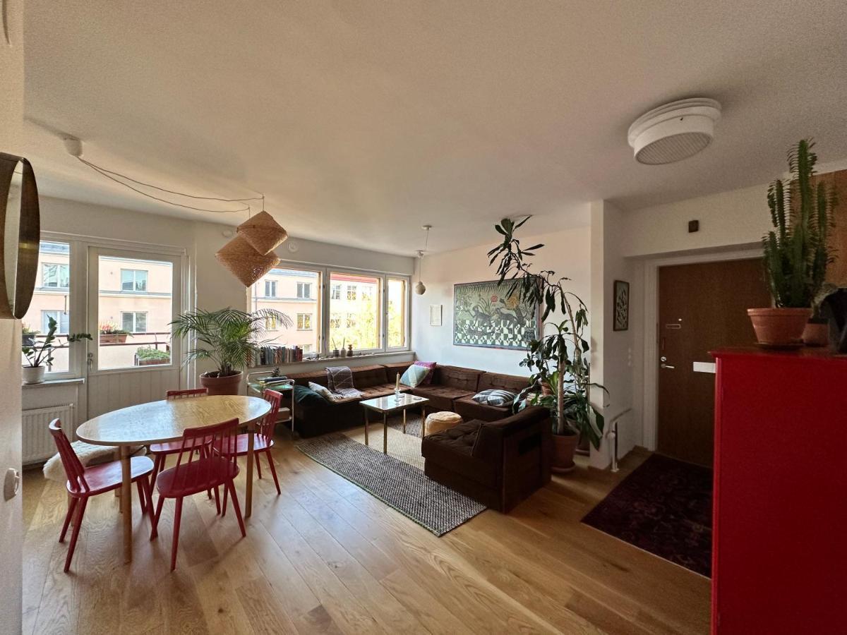 Huoneisto Spacious Floor With Terrace & Remote Working