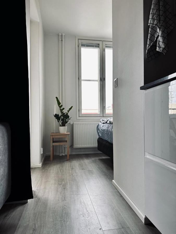 Huoneisto Modern 1 Bedroom With Free Parking Helsinki