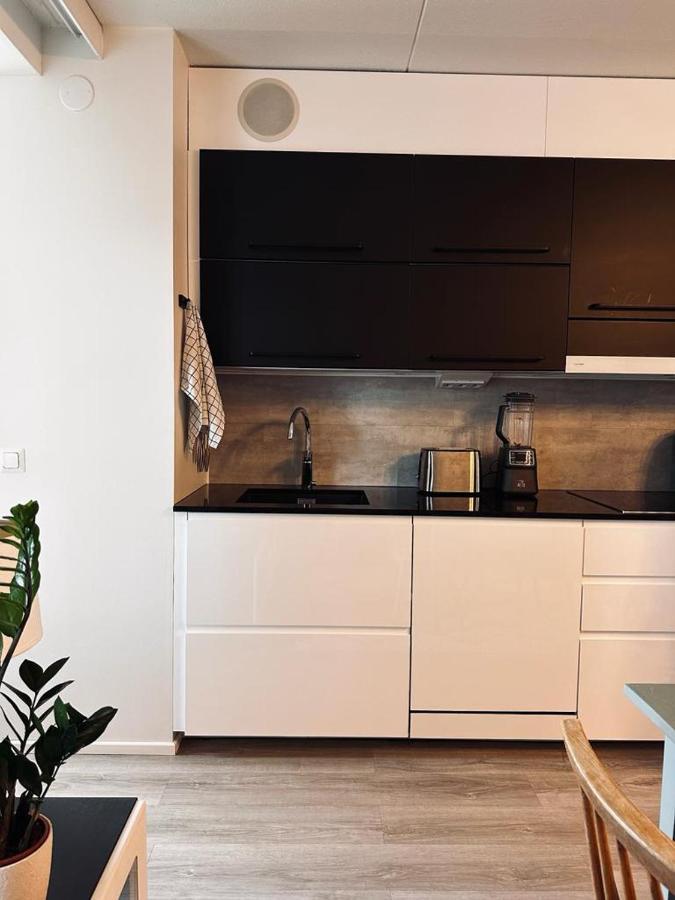 Modern 1 Bedroom With Free Parking