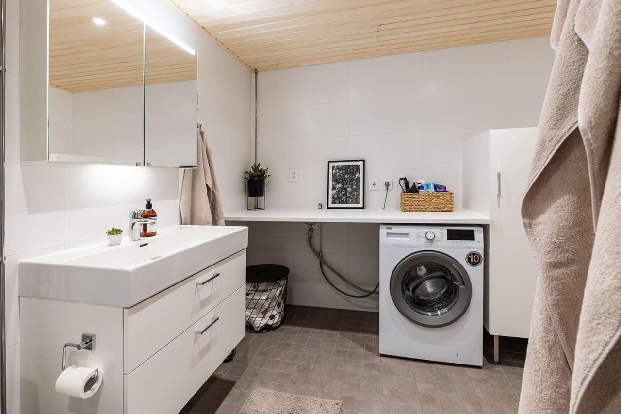 Stylish Scandinavian - Sauna, Harbor & Free Parking