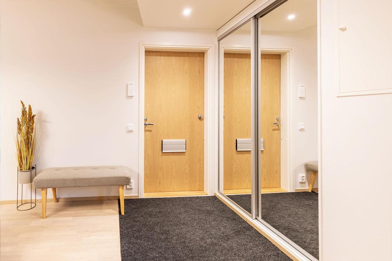 Huoneisto Stylish Scandinavian - Sauna, Harbor & Free Parking *