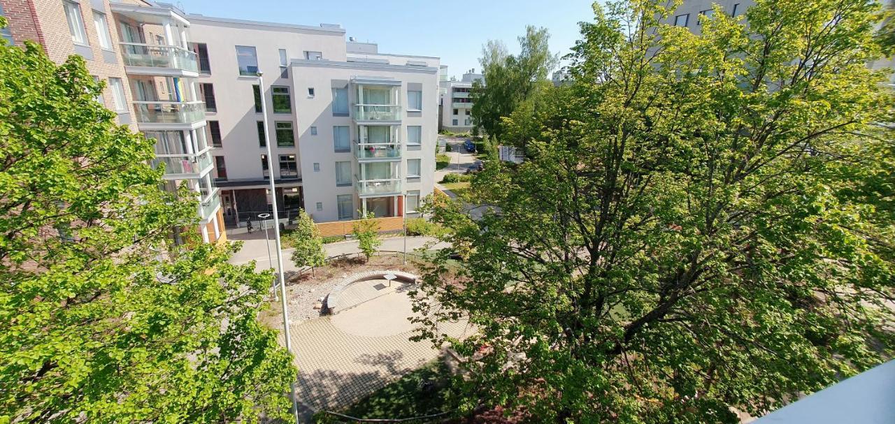 Top Floor 51m2, Balcony, 150 M Wifi, Free Own Parking Place, 300m Metro * Helsinki