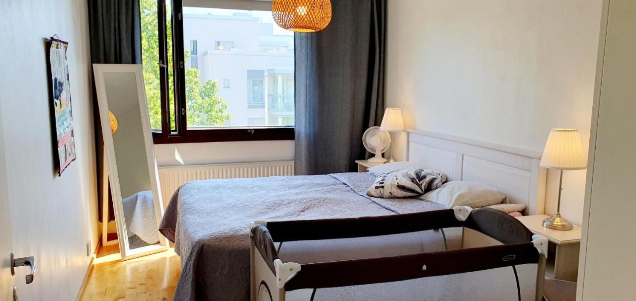Huoneisto Top Floor 51m2, Balcony, 150 M Wifi, Free Own Parking Place, 300m Metro *