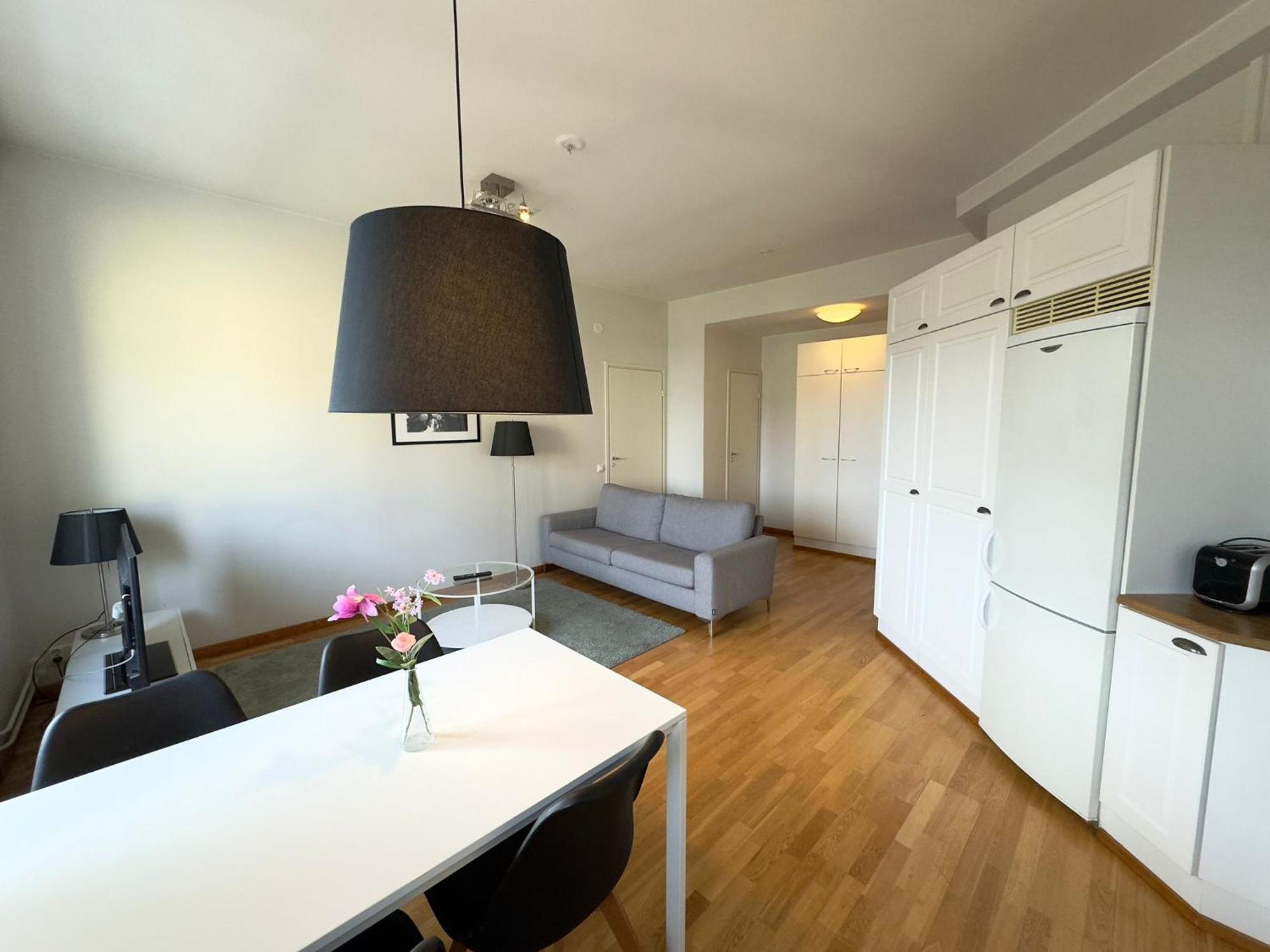Kotimaailma Kamppi - 1br With Key Code In The Center Huoneisto