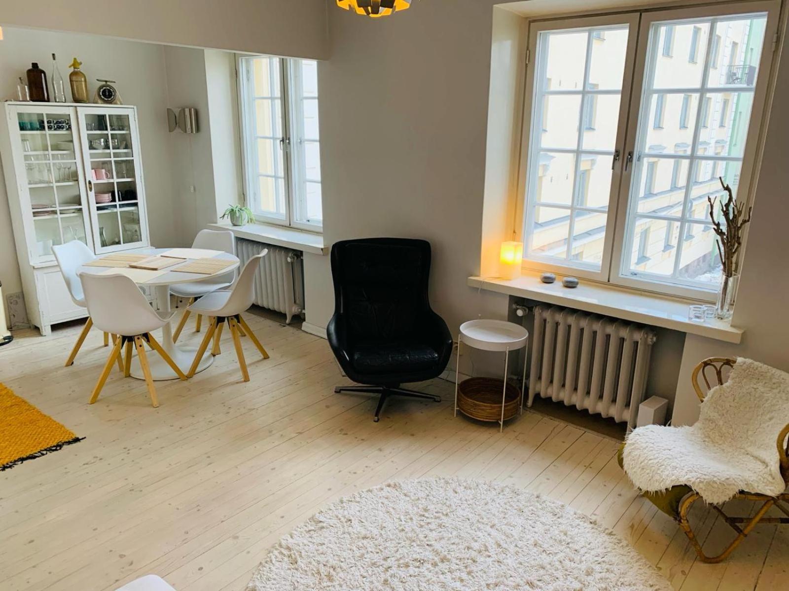 Charming In Toeoeloe With Nordic Design Huoneisto *