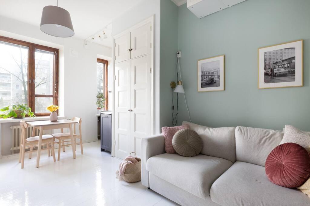 Charming With Garden Views Steps From Metro Huoneisto *