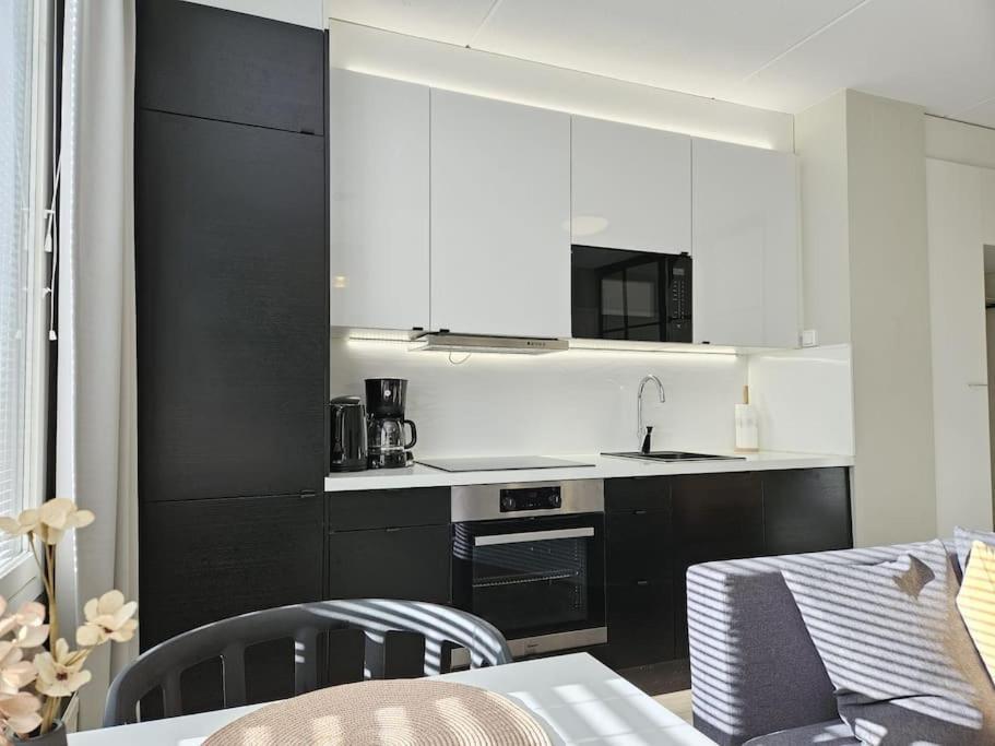 Modern One-bedroom With Glazed Sun Balcony, 350m Metro *