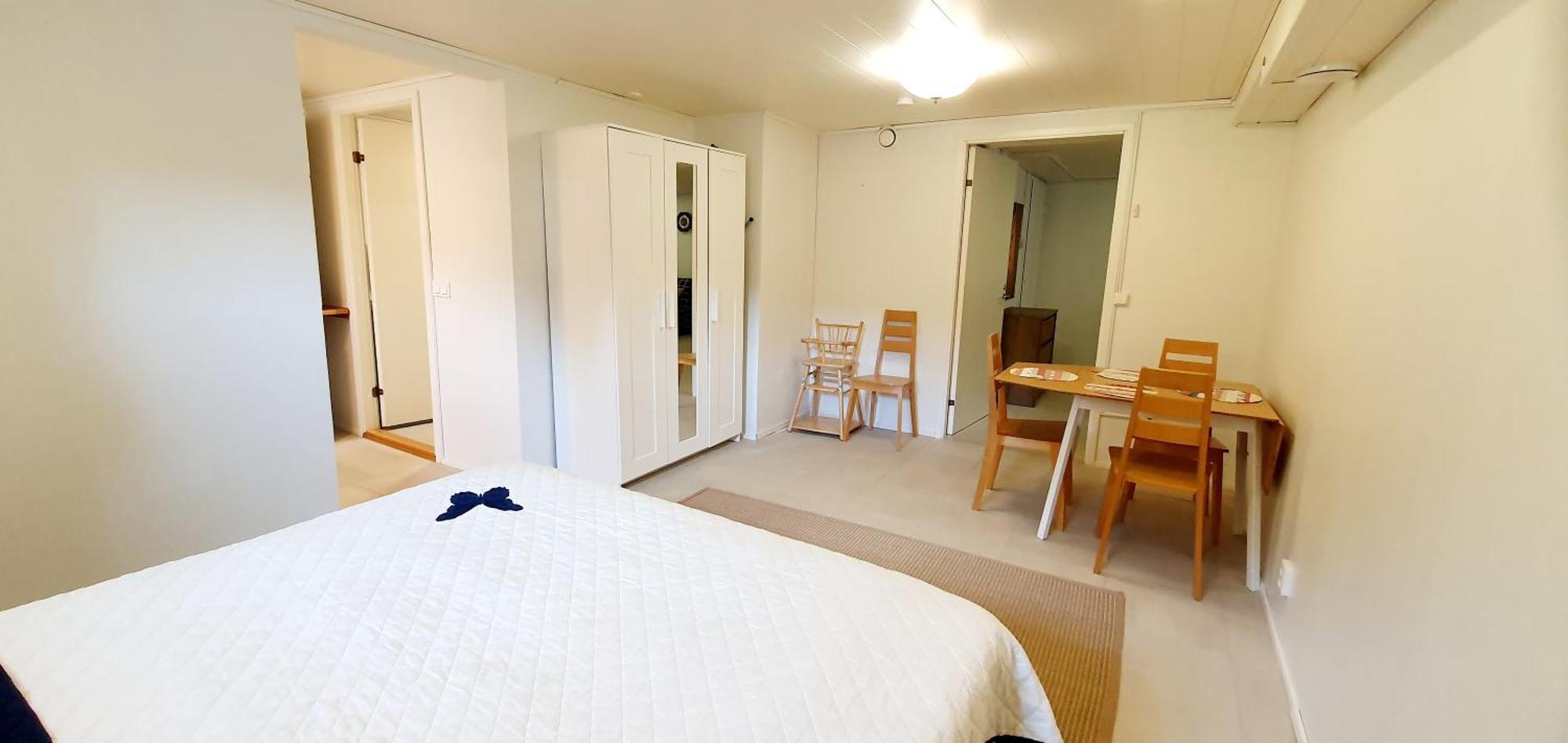 Huoneisto Two 54m2 Apt, Wifi, Free Parking, Terrace, Near Central Park *