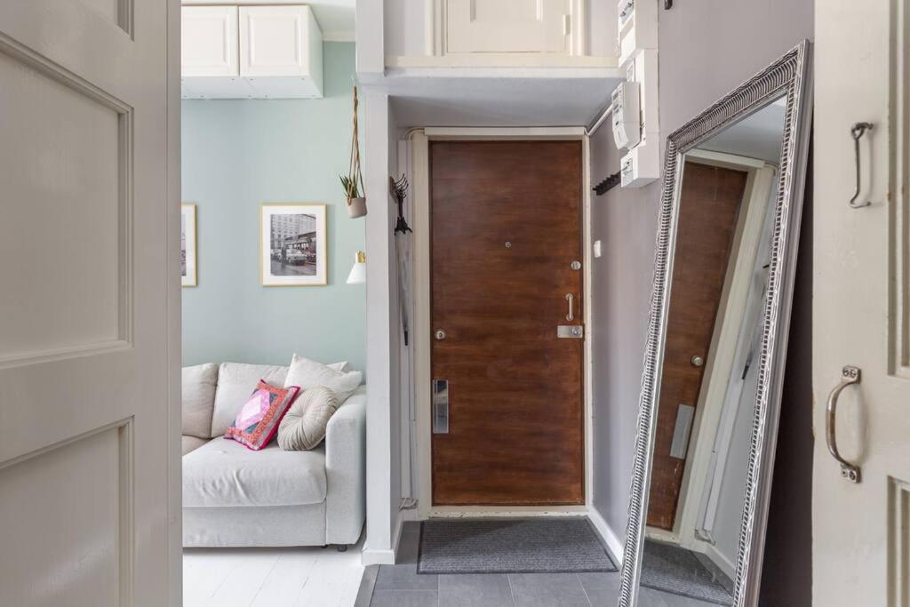 Charming With Garden Views Steps From Metro