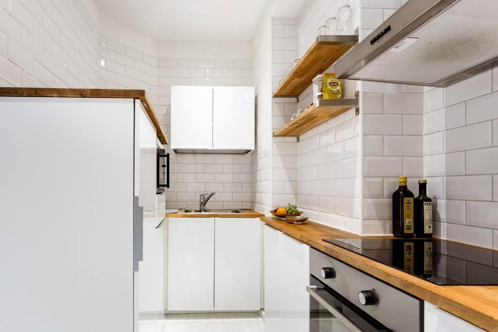Quaint Kallio Hideaway In Amazing Location Huoneisto