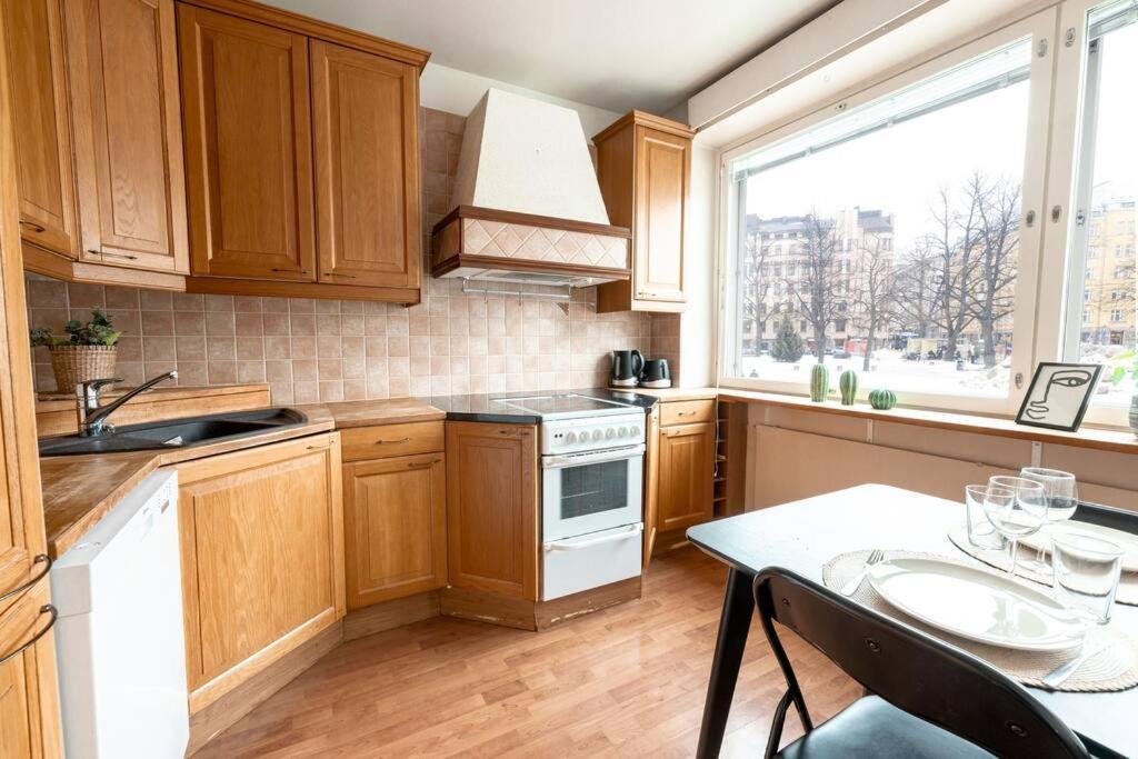 2ndhomes Cozy 1br W/ Balcony Next To Tram Stop * Helsinki