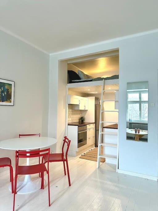 Cute Loft By Tram Stop Huoneisto *