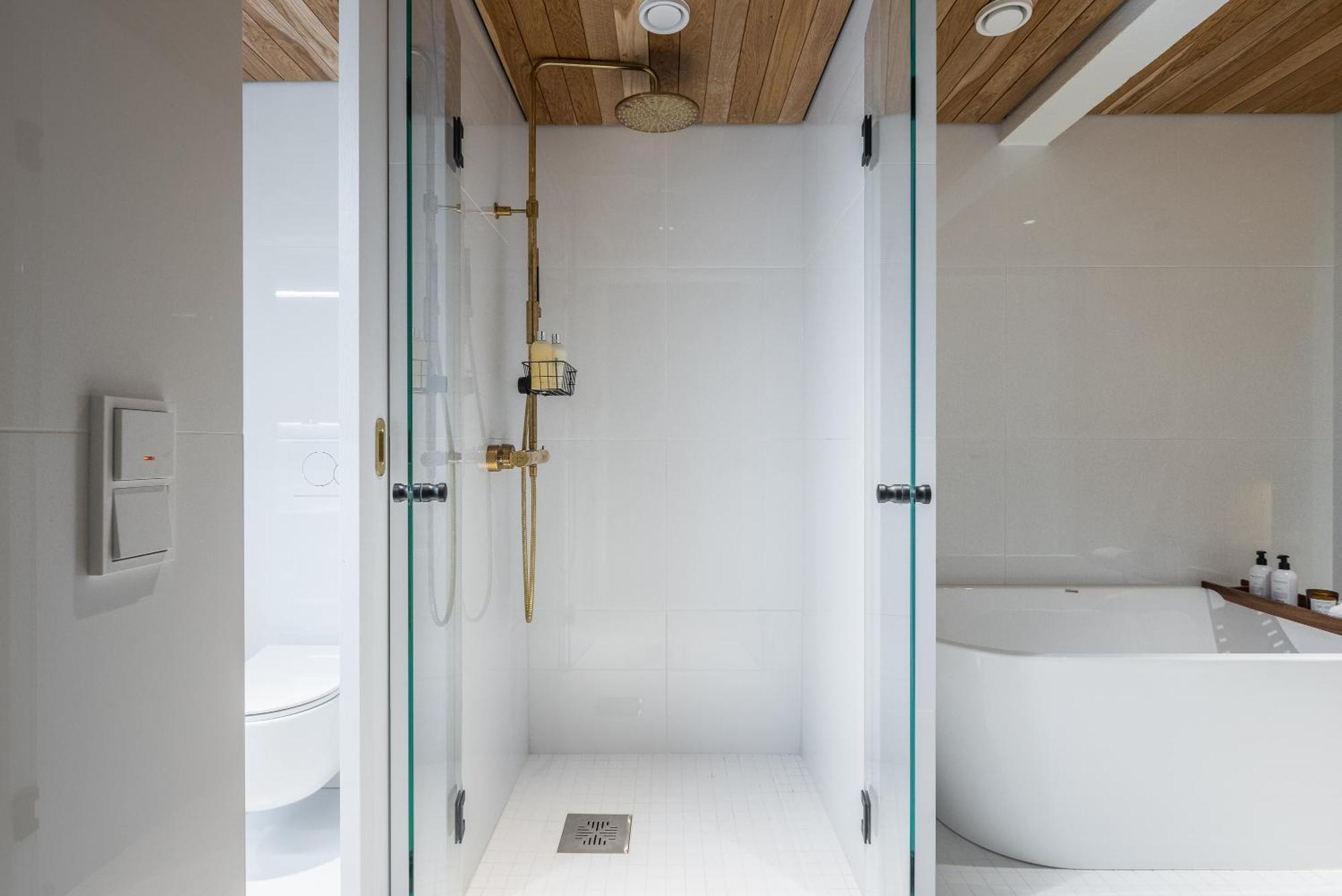 Scandinavian Design Townhouse With Private Sauna *