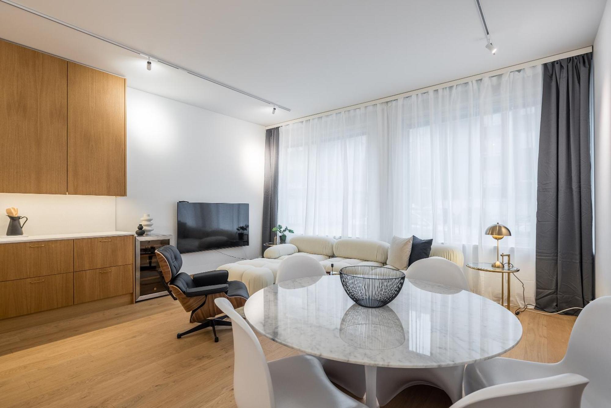 Huoneisto Scandinavian Design Townhouse With Private Sauna *