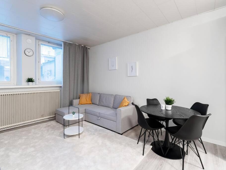 Cozy Roomy Flat Next To Tram Stop @ Kallio * Helsinki