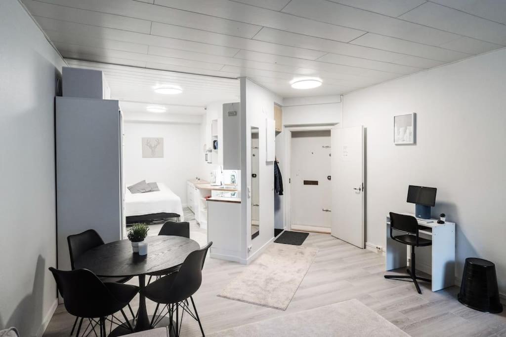 Huoneisto Cozy Roomy Flat Next To Tram Stop @ Kallio