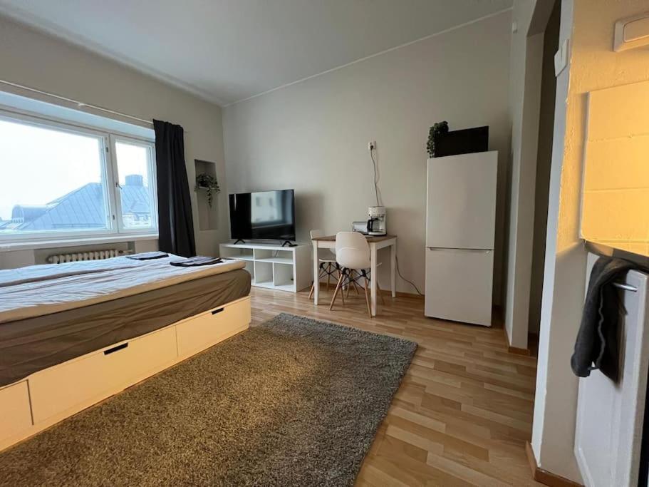 Huoneisto Nuku Hyvin Ydinkeskustassa! Smart Tv- Nopea Netti