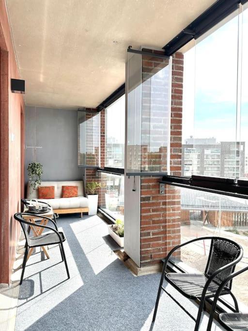Spacious 1br With Balcony *
