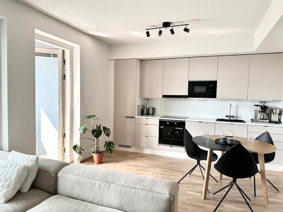 Spacious 1br With Balcony Huoneisto Helsinki