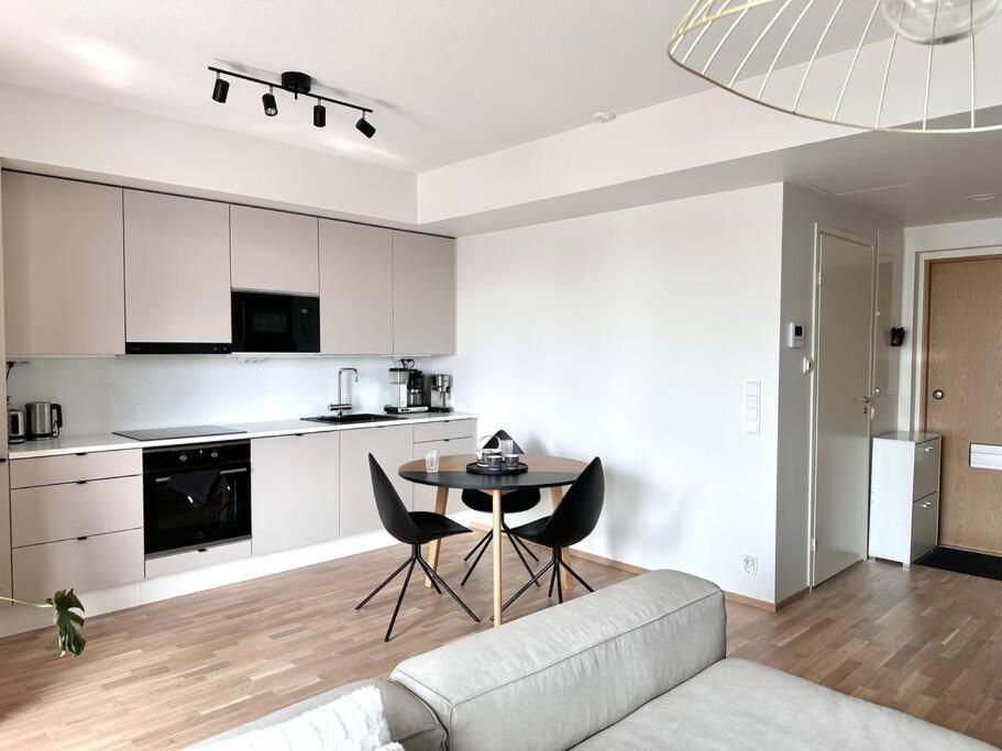 Spacious 1br With Balcony * Helsinki