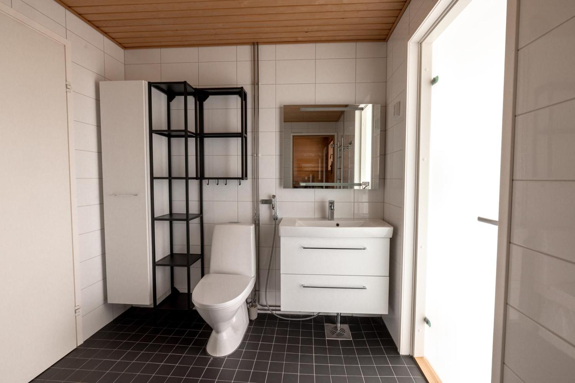 Huoneisto 2ndhomes Gorgeous And Unique Top Floor With Sea Views And Sauna *