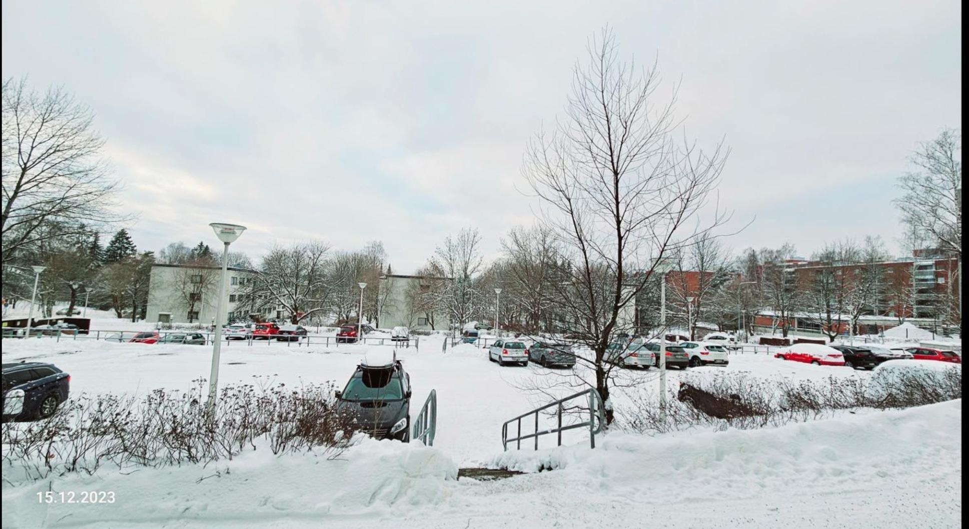 Huoneisto Top Floor 51m2, Balcony, 150 M Wifi, Free Own Parking Place, 300m Metro