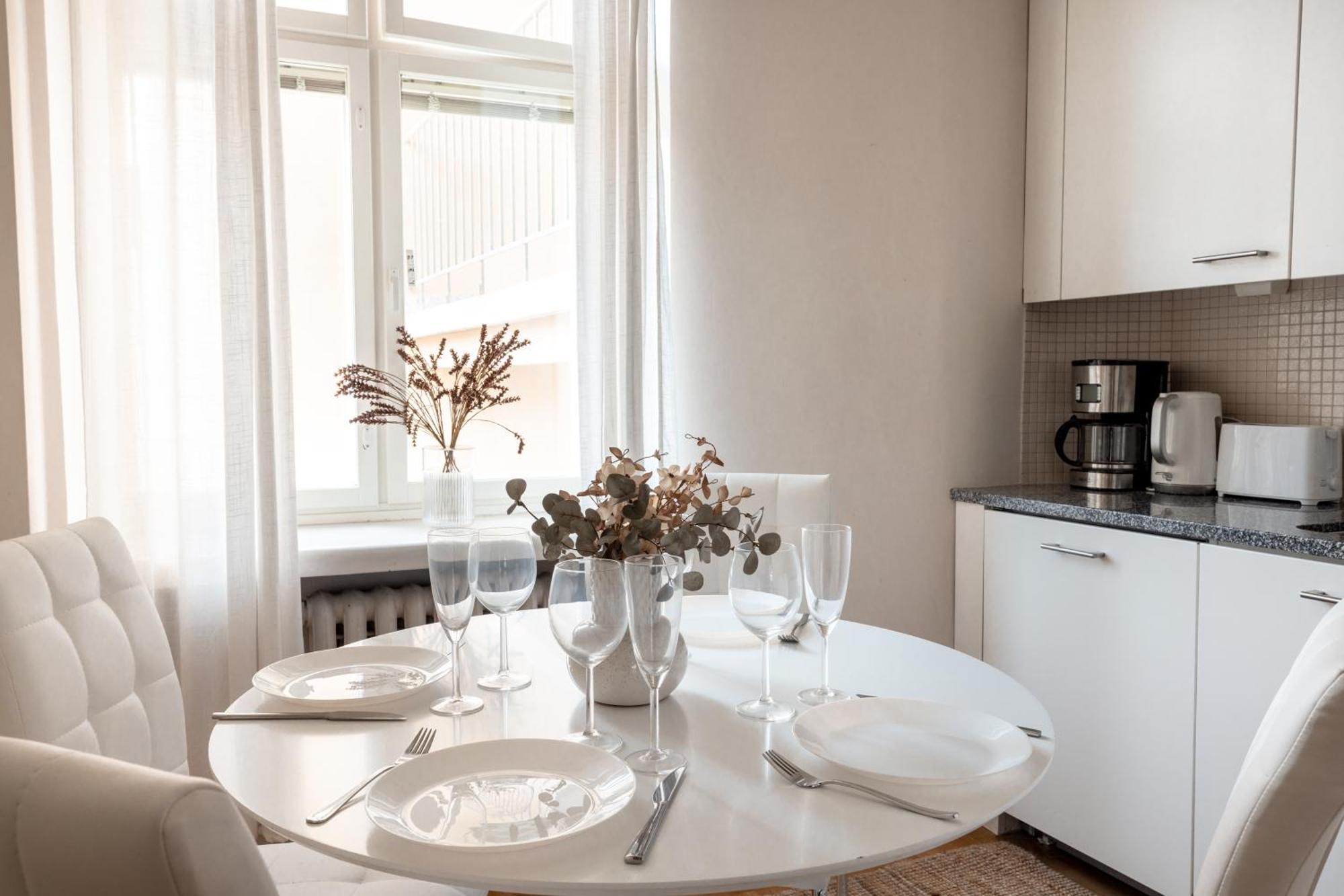 Huoneisto Poista 2ndhomes 117 M2 Bright Top Floor 3 Bedroom With Sauna In Center *