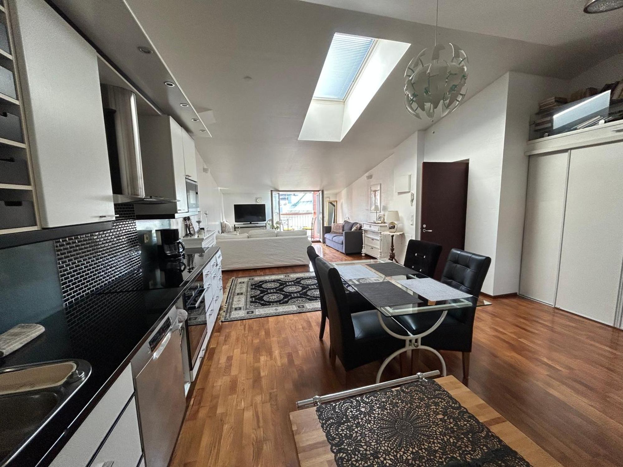 Lovely Penthouse In The Heart Of Huoneisto *