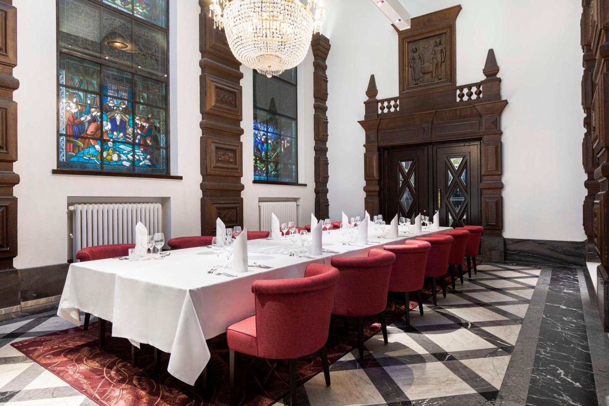 Radisson Blu Plaza Hotel, 4*