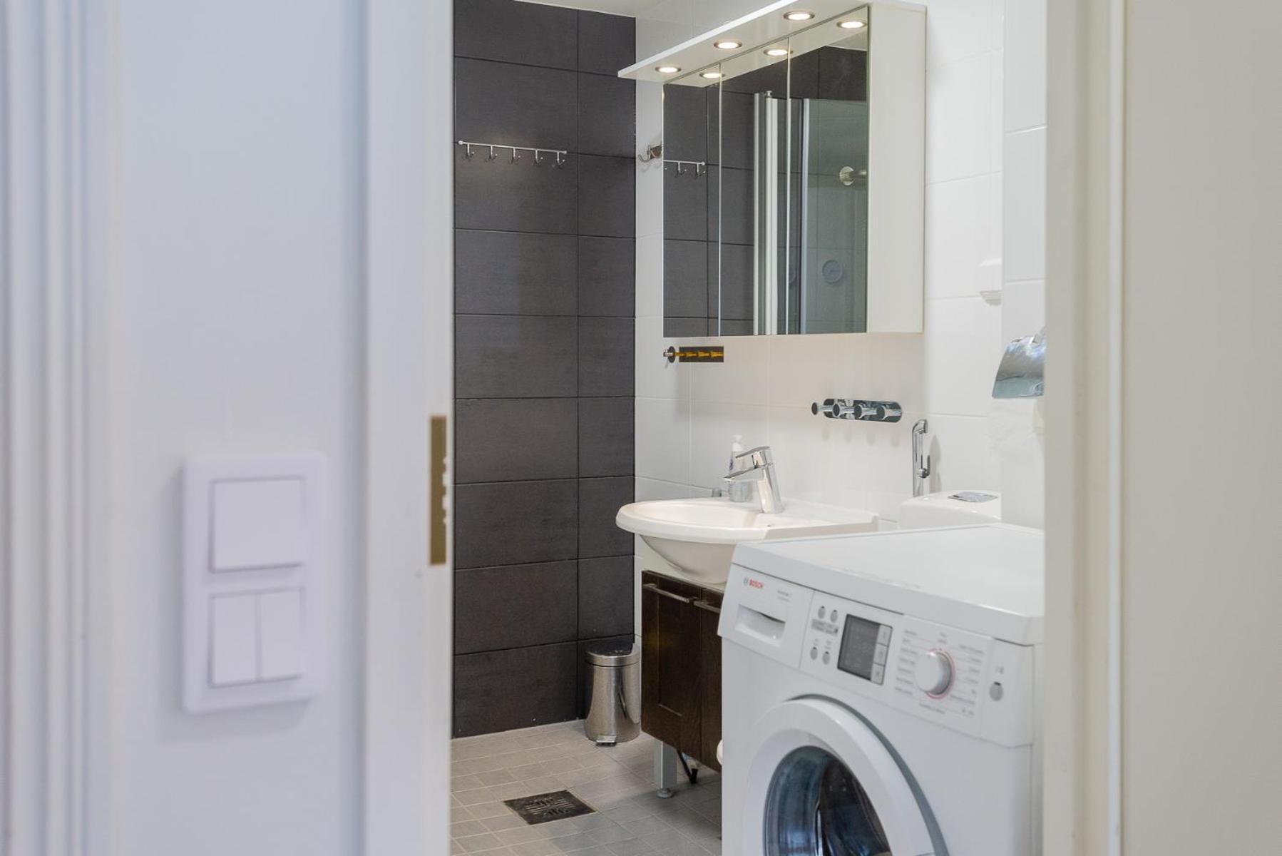Huoneisto White House 61m2 Alppila Helsinki