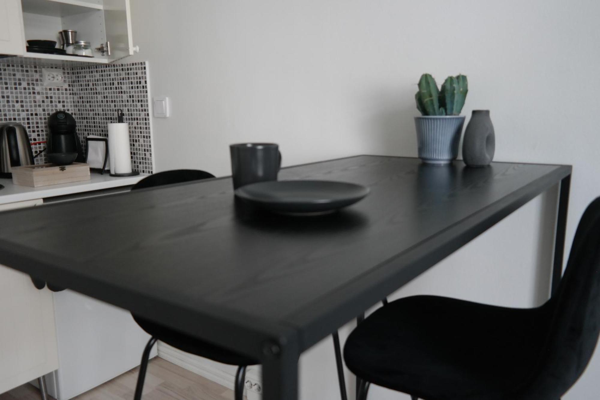 Huoneisto Modern Equipped In Vibrant Kallio, Near Transit & Dining Spots