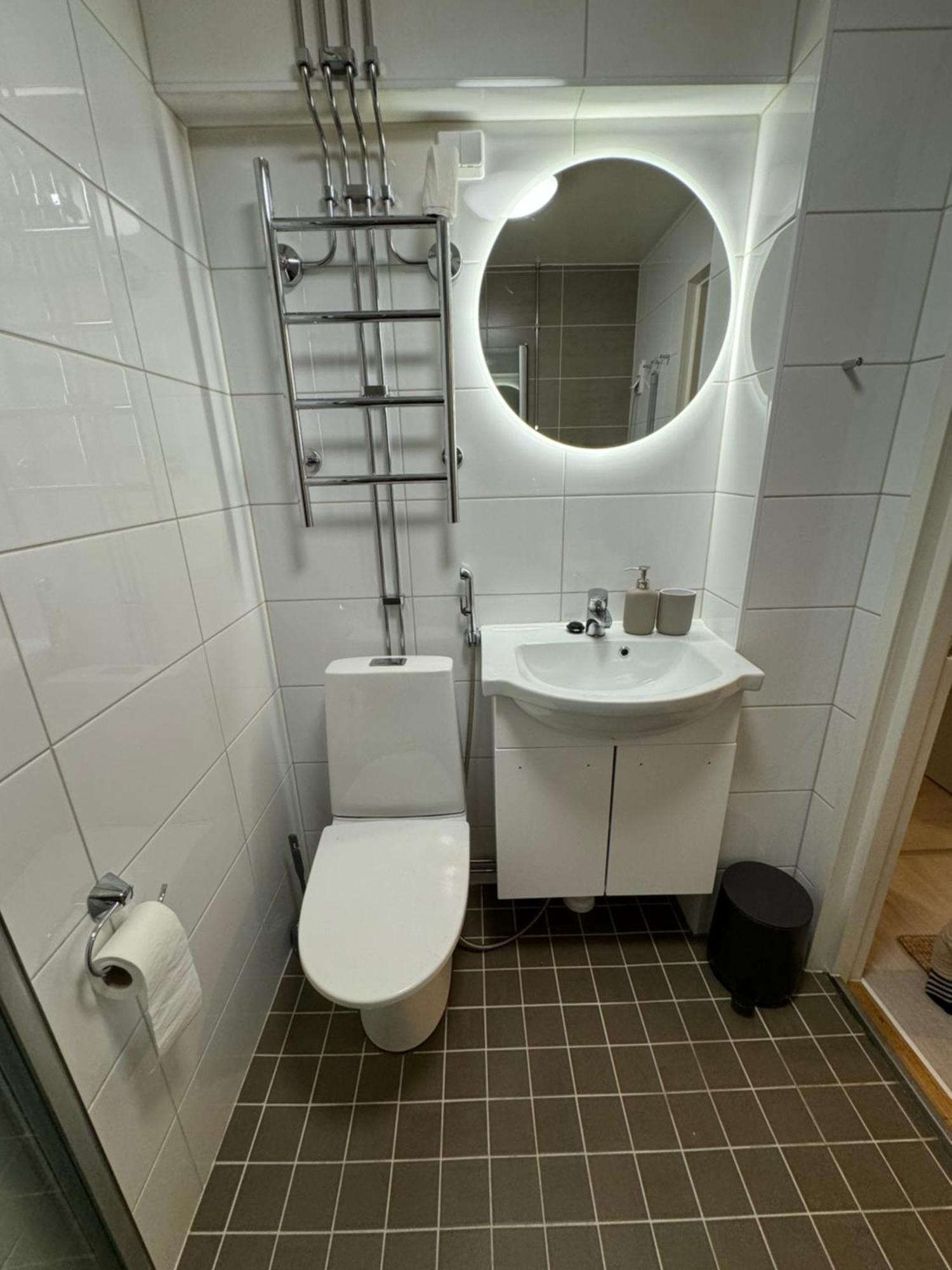1 Bedroom Comfortable Top Floor In Puotila Near Metrostation And Sea