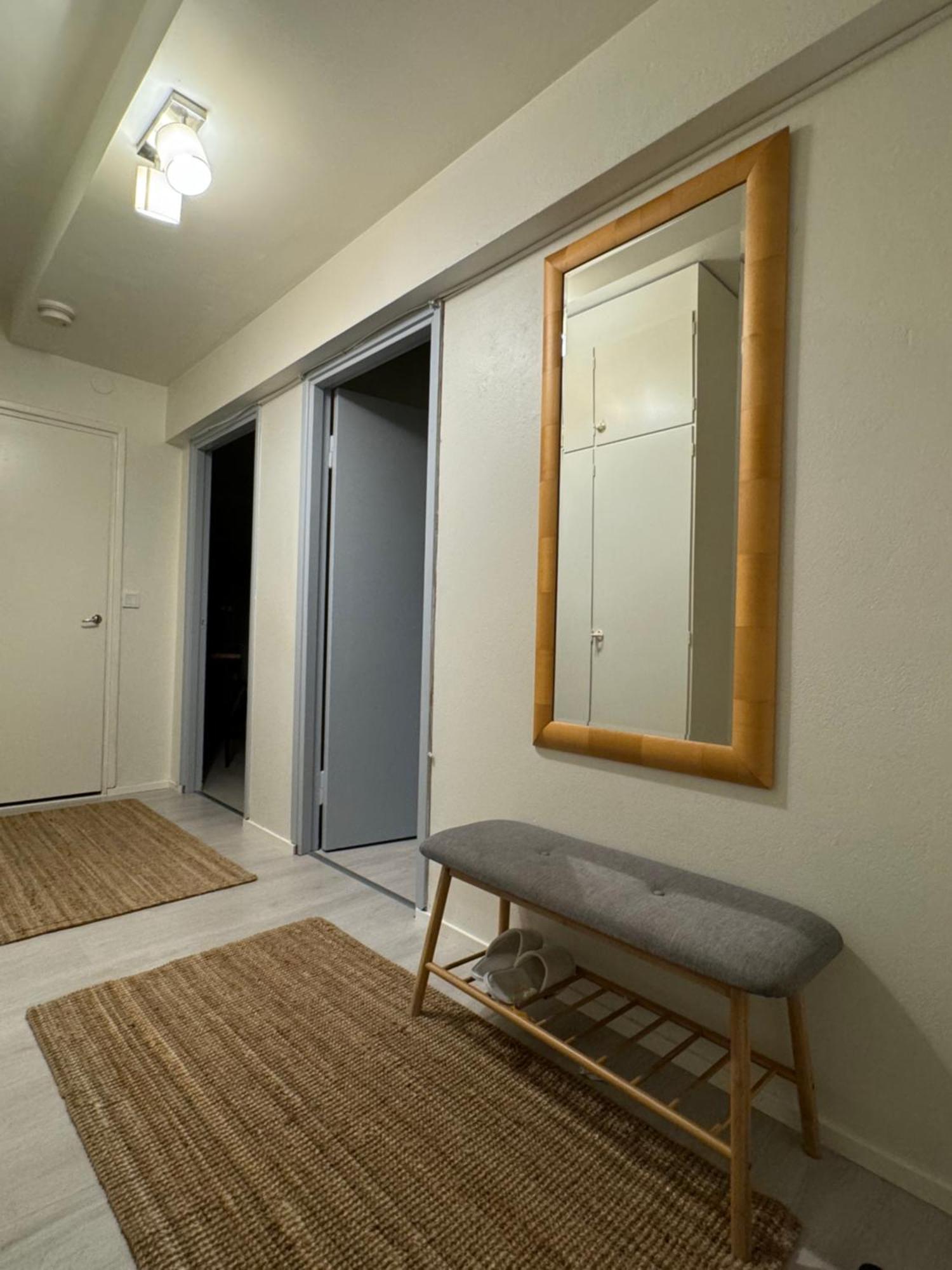 1 Bedroom Comfortable Top Floor In Puotila Near Metrostation And Sea Huoneisto *