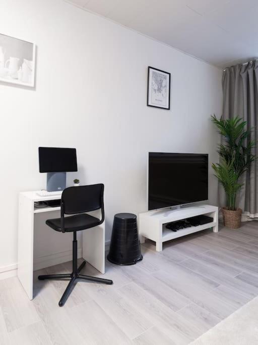 Huoneisto Cozy Roomy Flat Next To Tram Stop @ Kallio