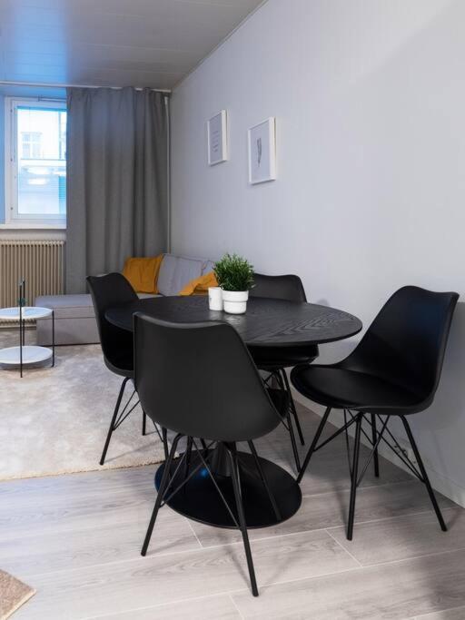 Cozy Roomy Flat Next To Tram Stop @ Kallio Huoneisto